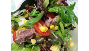 Легкие мясные салаты с отварной говядиной: оригинальные рецепты